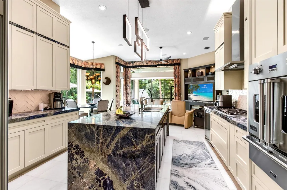 6903 Royal Orchid Circle Delray Beach, FL 33446
