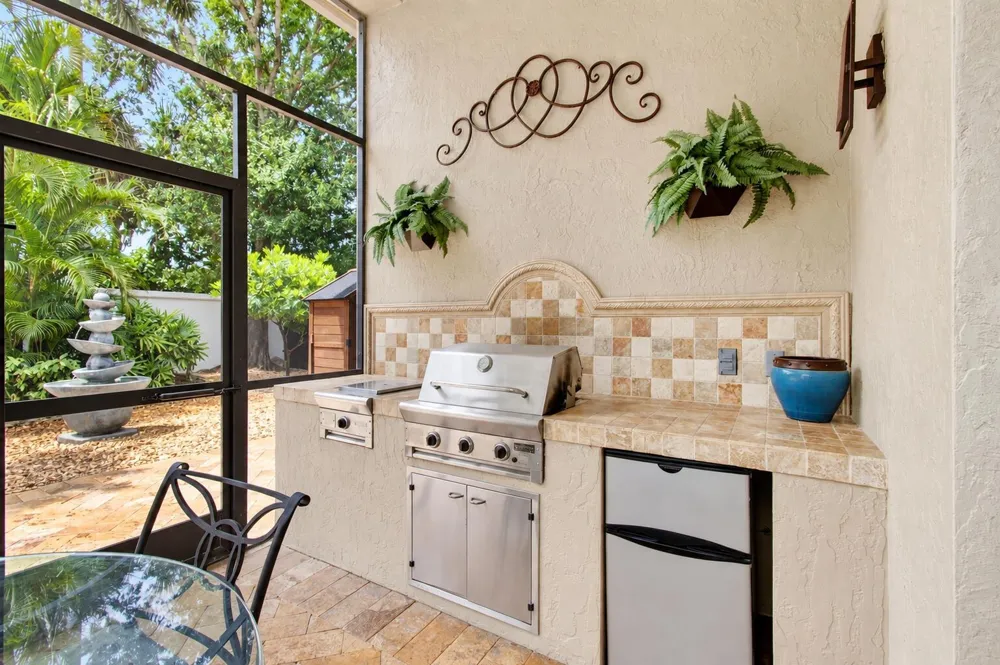 6903 Royal Orchid Circle Delray Beach, FL 33446
