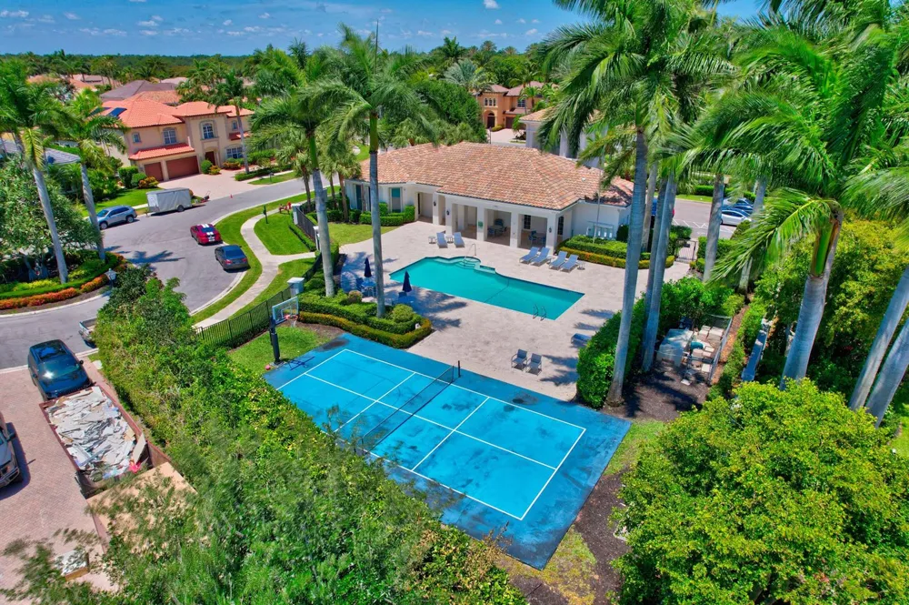 6903 Royal Orchid Circle Delray Beach, FL 33446