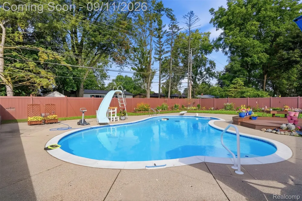 16799 Farmington Road Livonia City, MI 48154