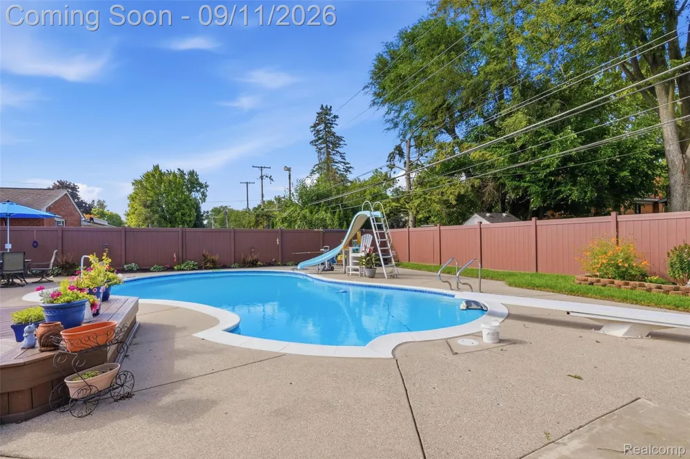 16799 Farmington Road Livonia City, MI 48154