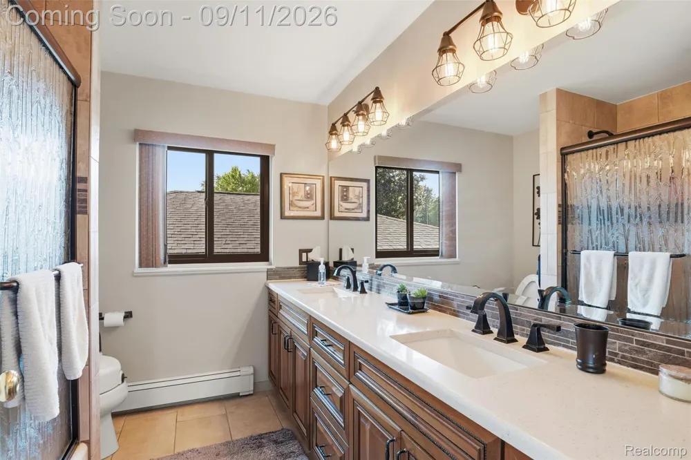 16799 Farmington Road Livonia City, MI 48154