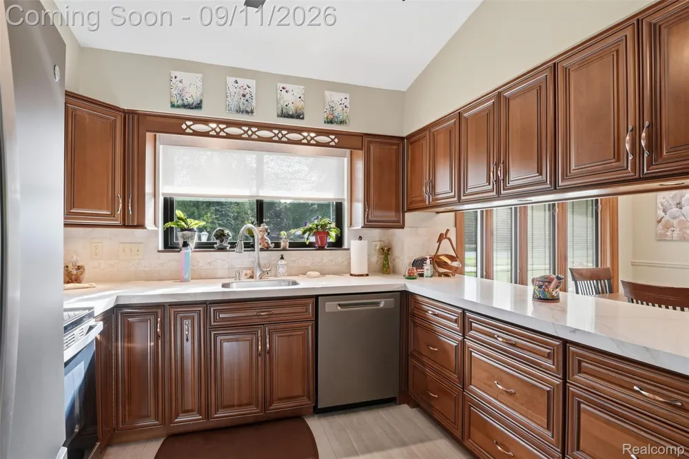 16799 Farmington Road Livonia City, MI 48154