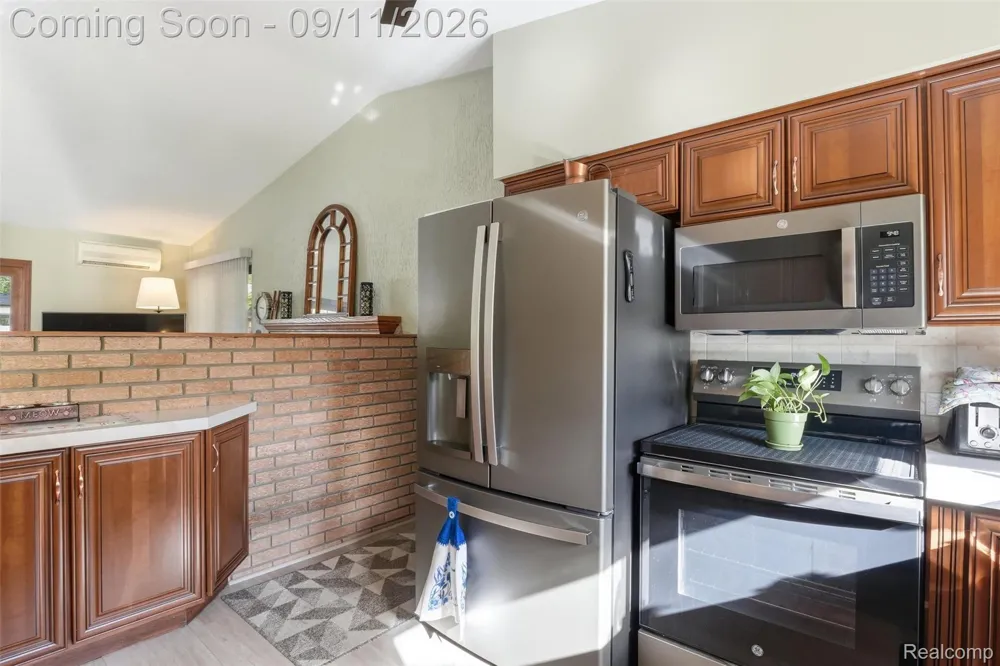 16799 Farmington Road Livonia City, MI 48154