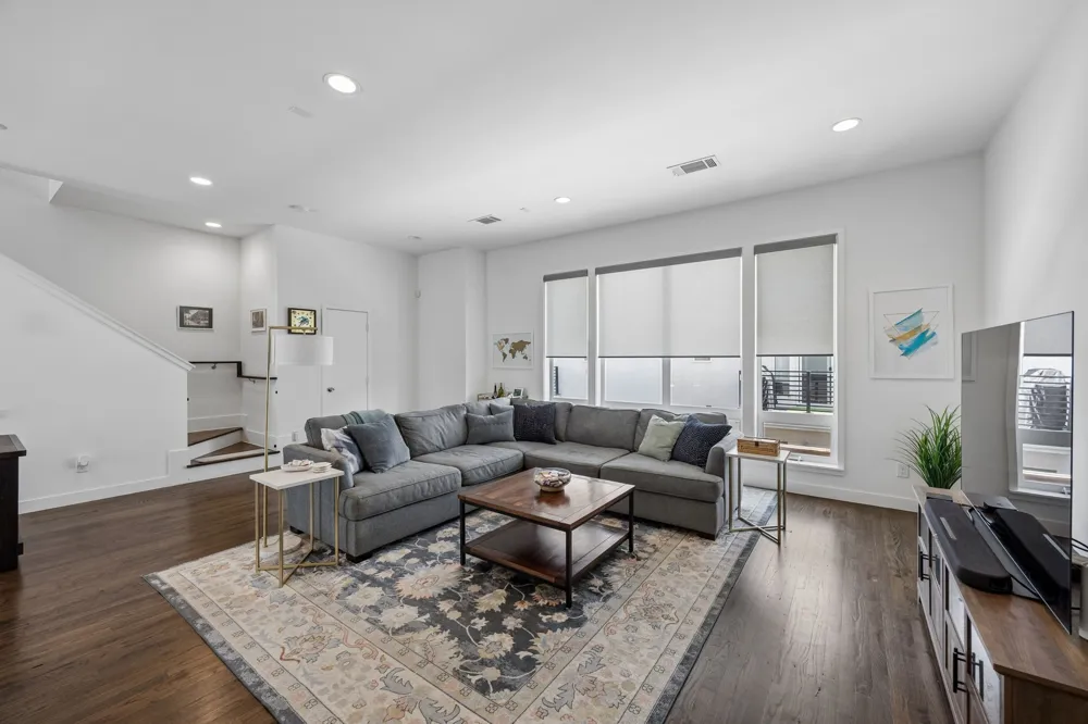 4935 Flitwick Court Dallas, TX 75204