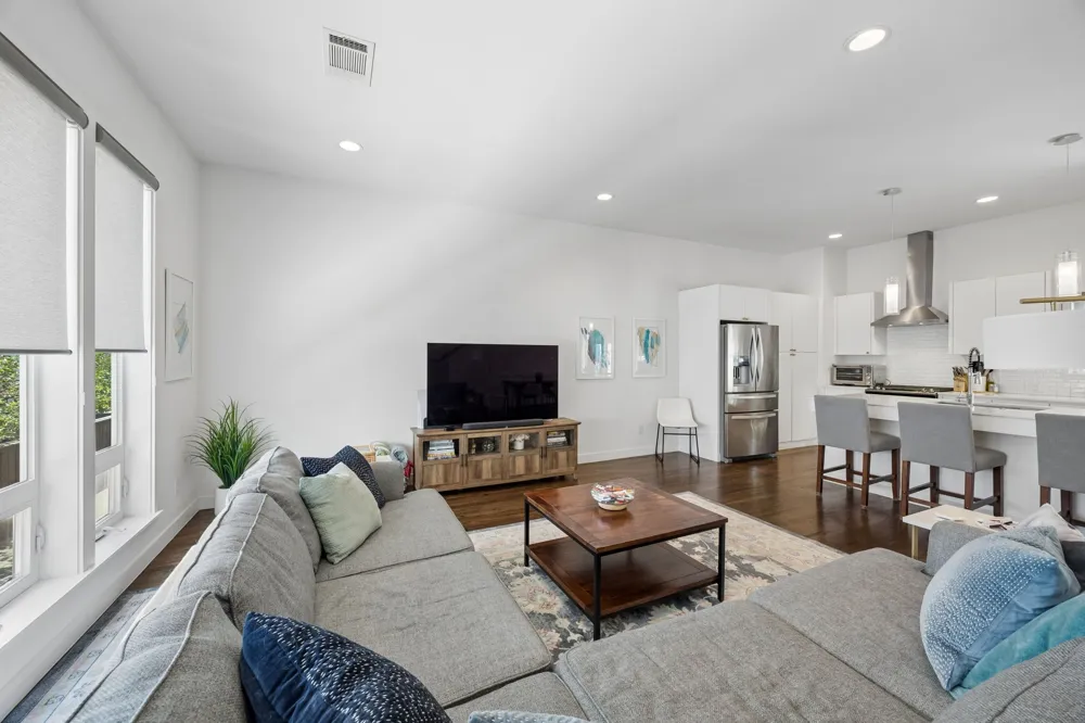 4935 Flitwick Court Dallas, TX 75204