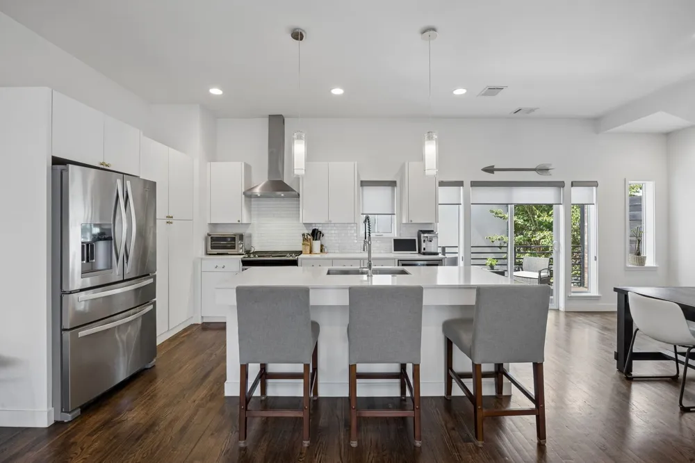 4935 Flitwick Court Dallas, TX 75204