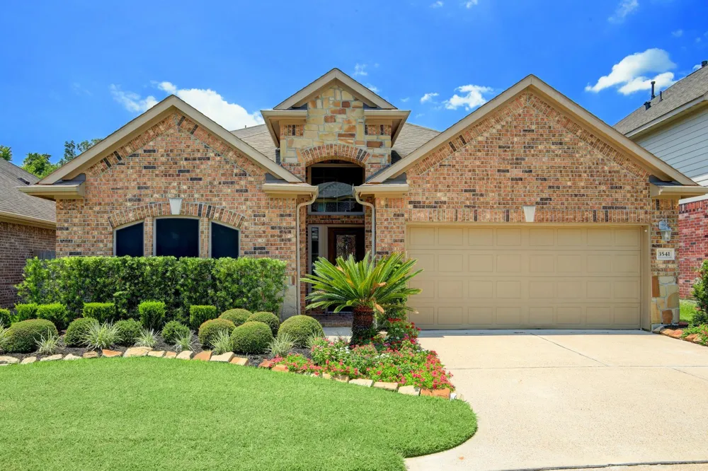 3541 Firenze Drive Friendswood, TX 77546