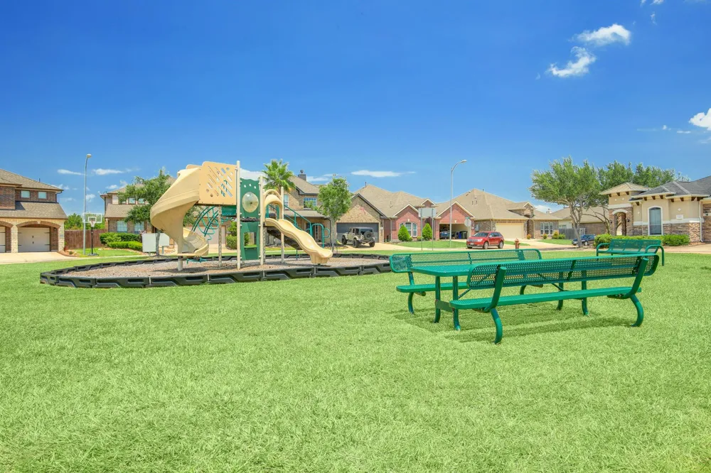 3541 Firenze Drive Friendswood, TX 77546