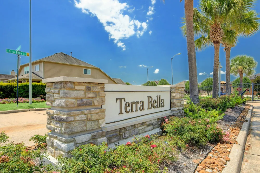 3541 Firenze Drive Friendswood, TX 77546