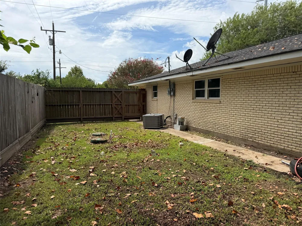 2004 9th Street High Island, TX 77623