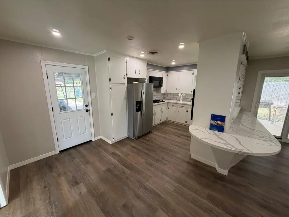 2004 9th Street High Island, TX 77623