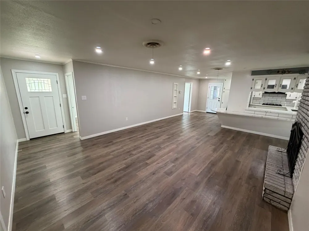 2004 9th Street High Island, TX 77623