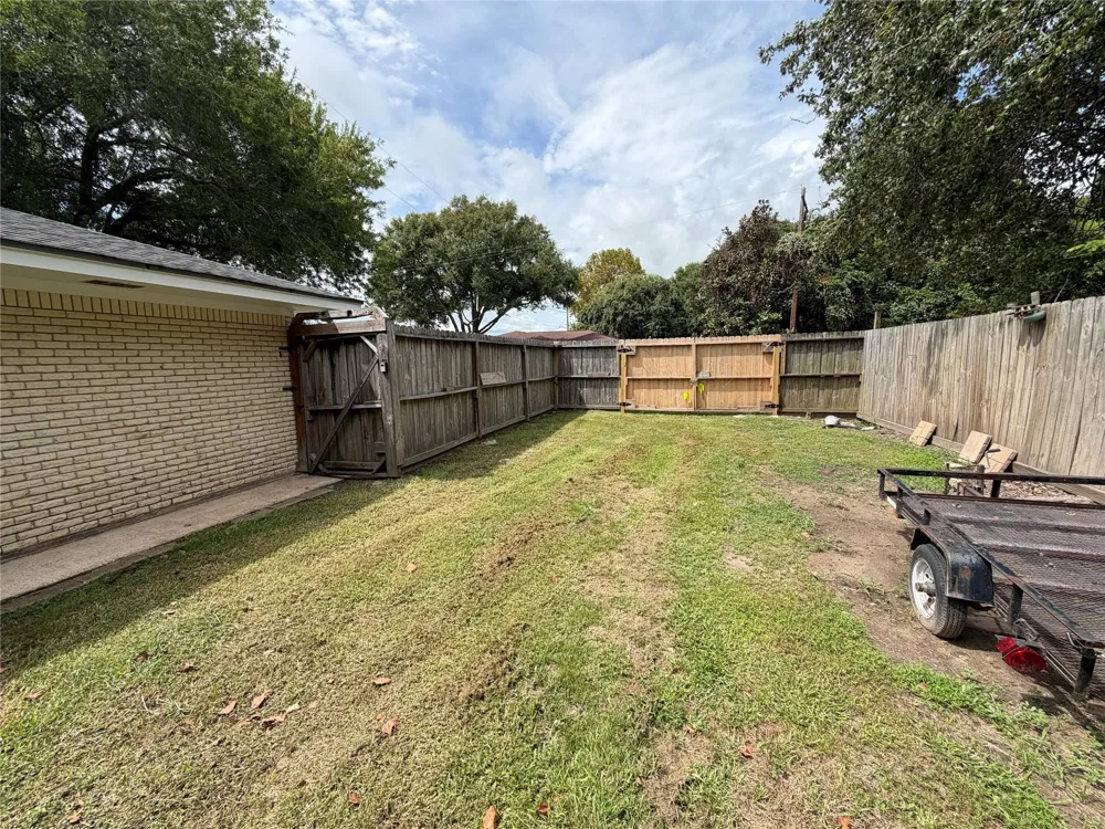 2004 9th Street High Island, TX 77623