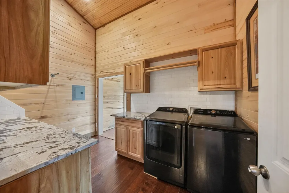 26534 Mitchel Road Hempstead, TX 77445