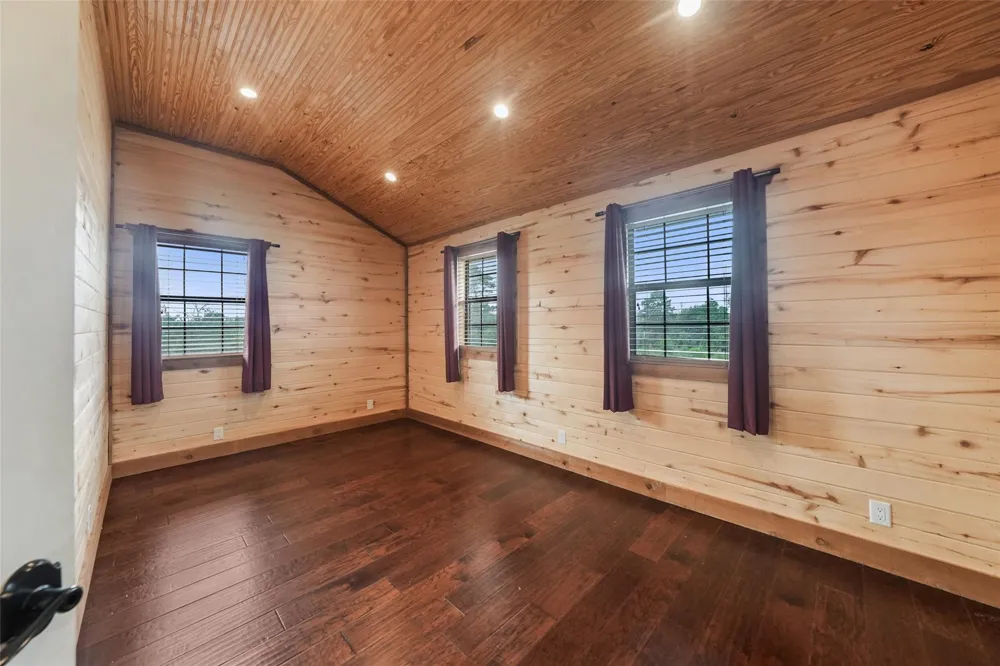26534 Mitchel Road Hempstead, TX 77445