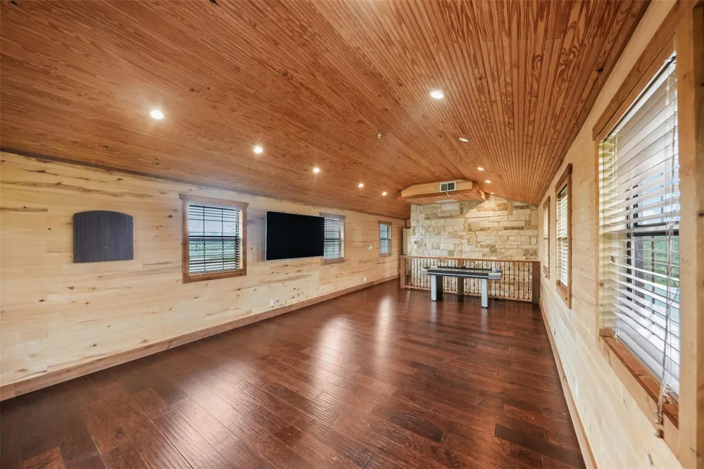26534 Mitchel Road Hempstead, TX 77445