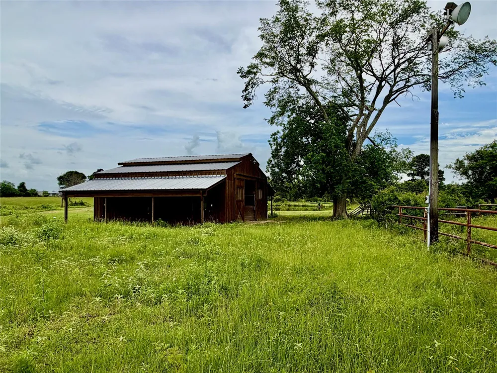 26534 Mitchel Road Hempstead, TX 77445