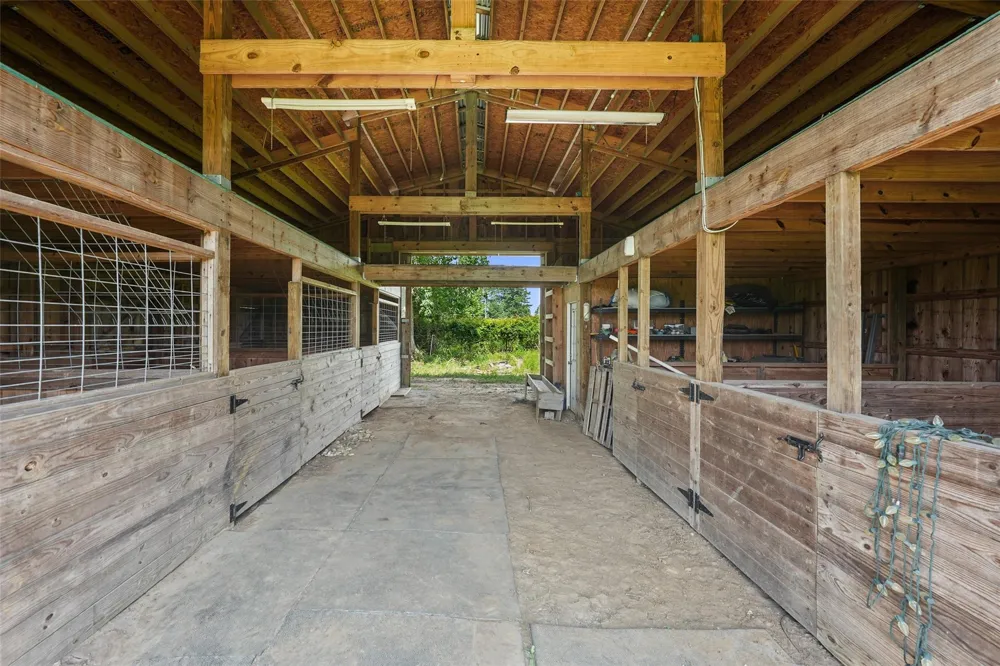 26534 Mitchel Road Hempstead, TX 77445