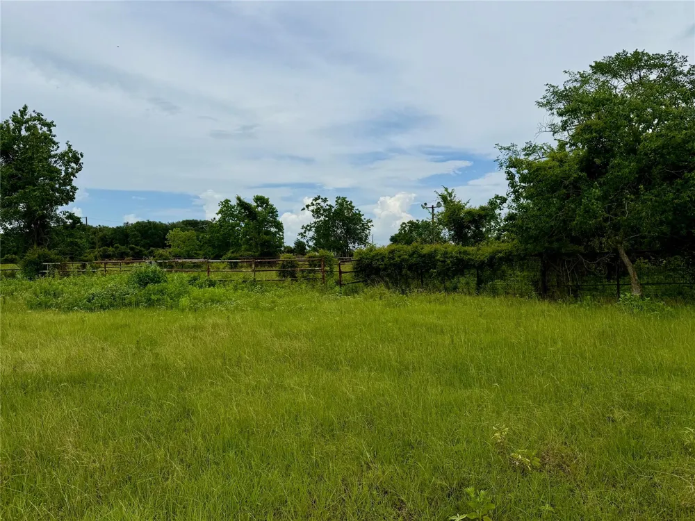 26534 Mitchel Road Hempstead, TX 77445