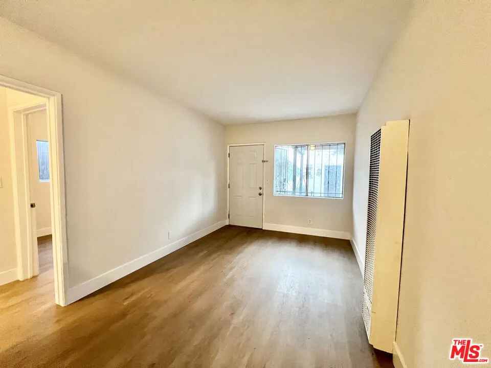 7014 S Western Avenue #2 Los Angeles, CA 90047
