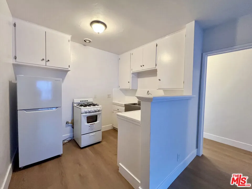7014 S Western Avenue #2 Los Angeles, CA 90047