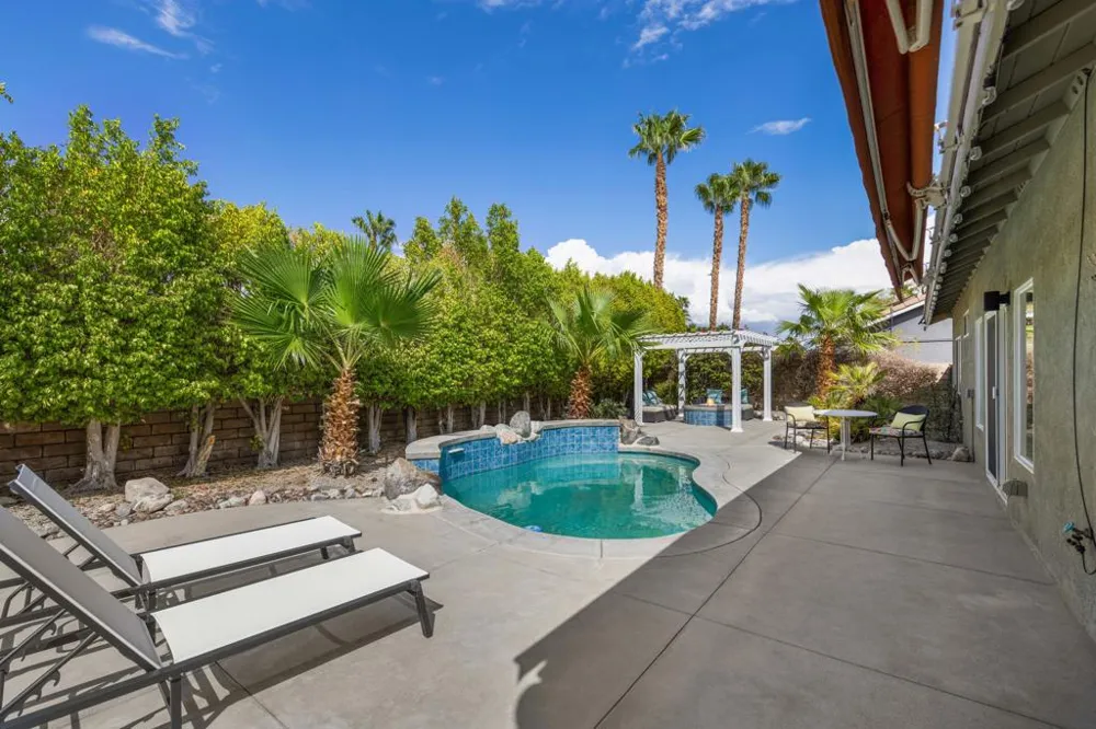 664 E Lily Street Palm Springs, CA 92262