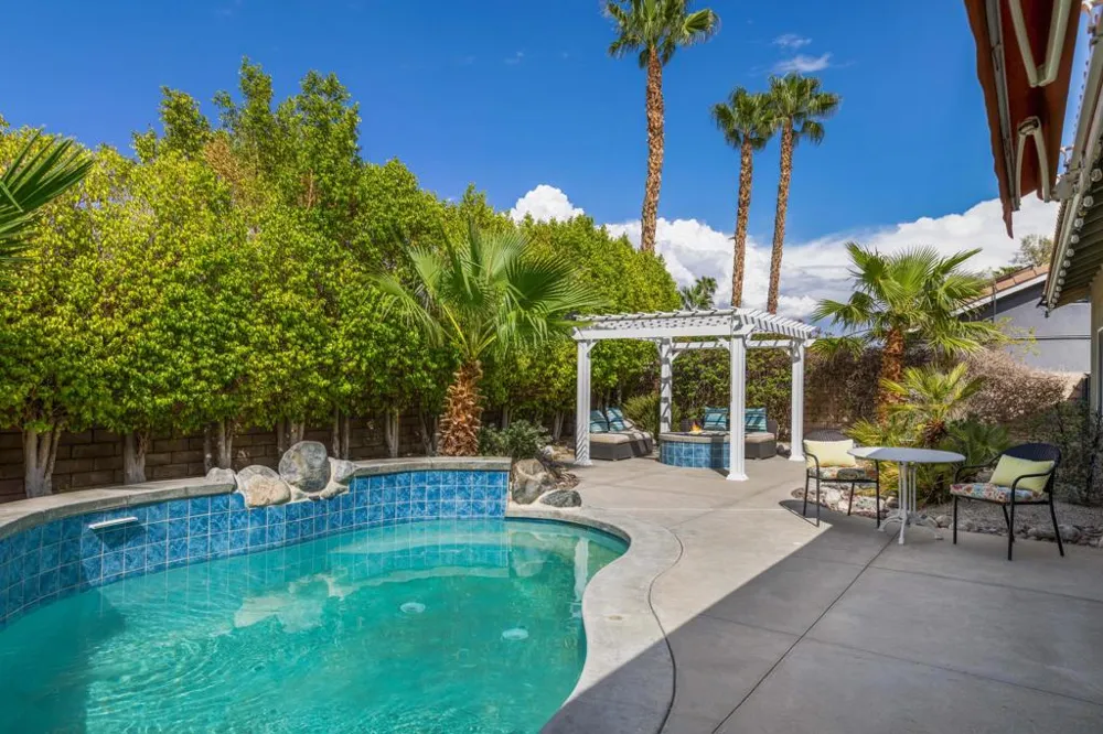 664 E Lily Street Palm Springs, CA 92262