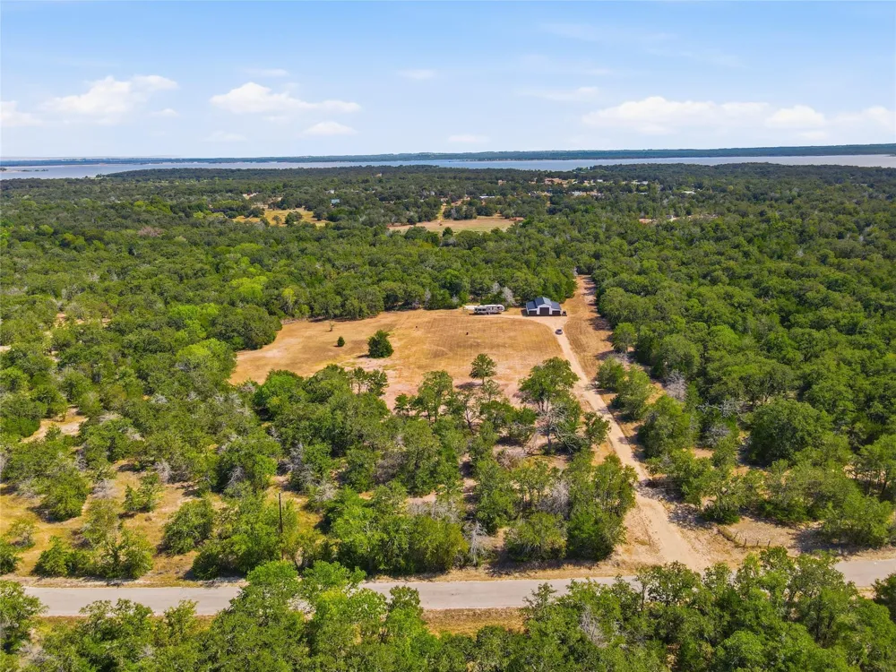 4241 County Road 415 Somerville, TX 77879