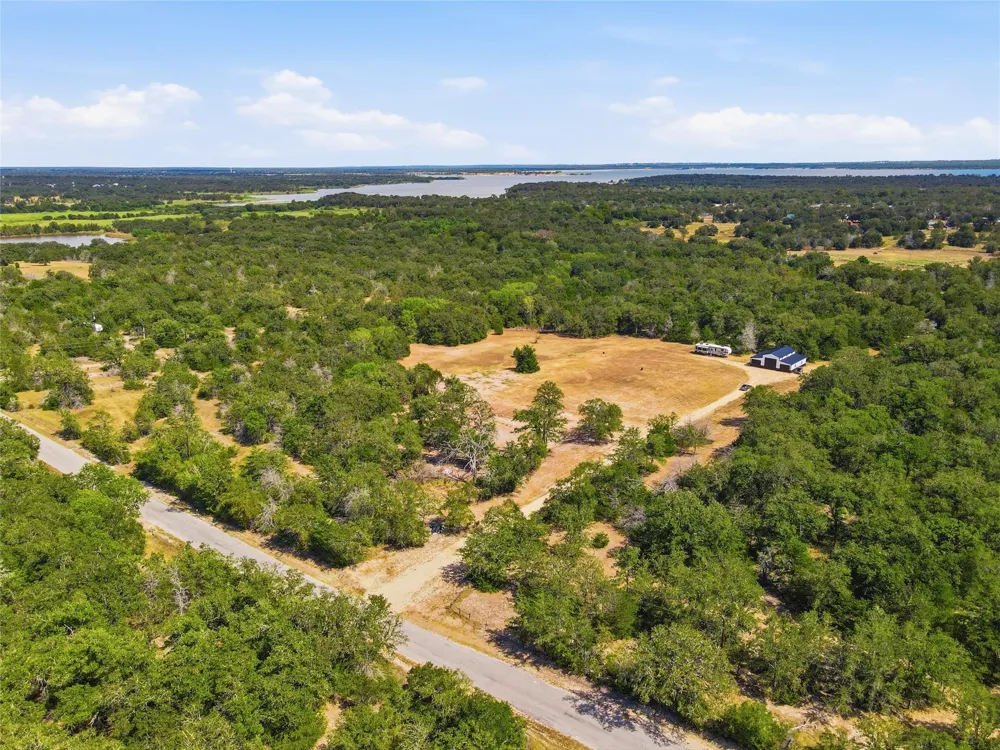4241 County Road 415 Somerville, TX 77879