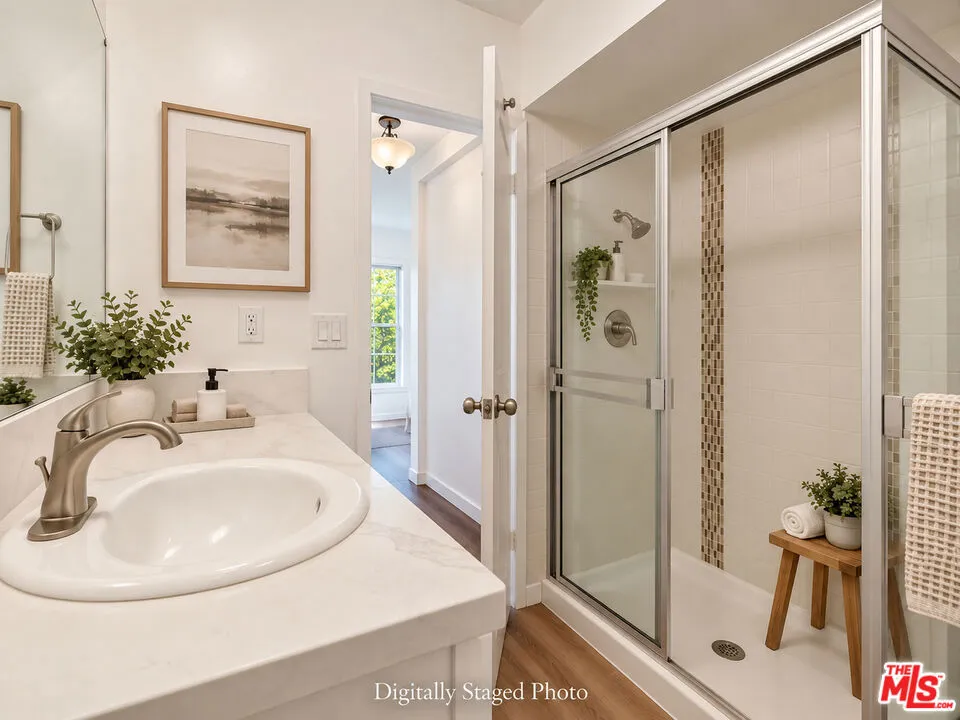 5625 Windsor Way #117 Culver City, CA 90230