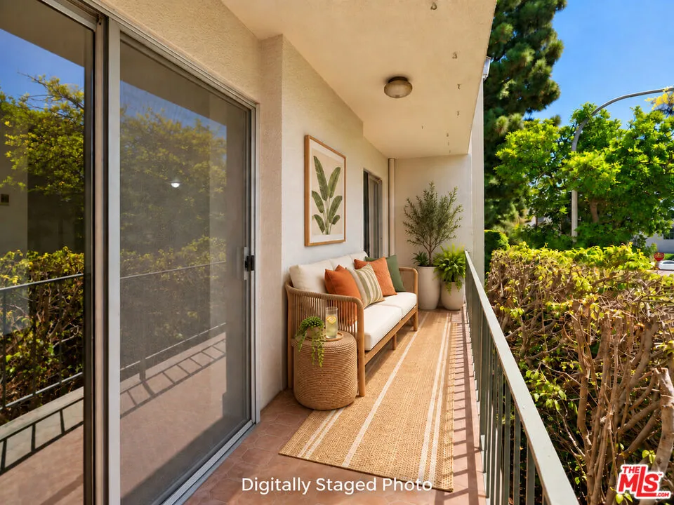 5625 Windsor Way #117 Culver City, CA 90230