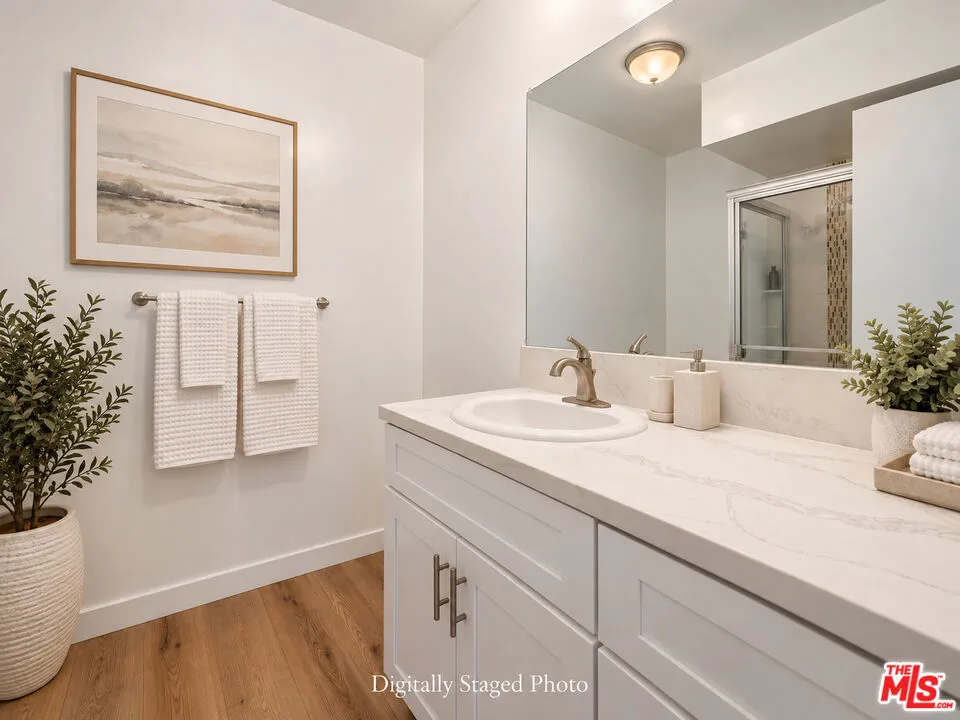 5625 Windsor Way #117 Culver City, CA 90230