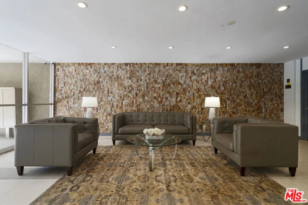 5625 Windsor Way #117 Culver City, CA 90230