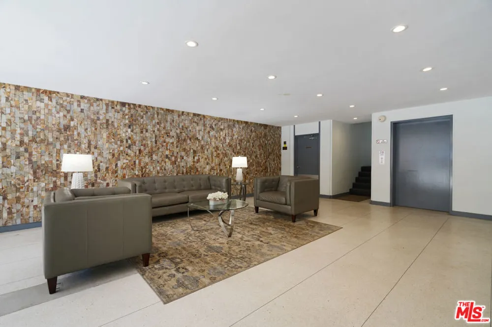 5625 Windsor Way #117 Culver City, CA 90230