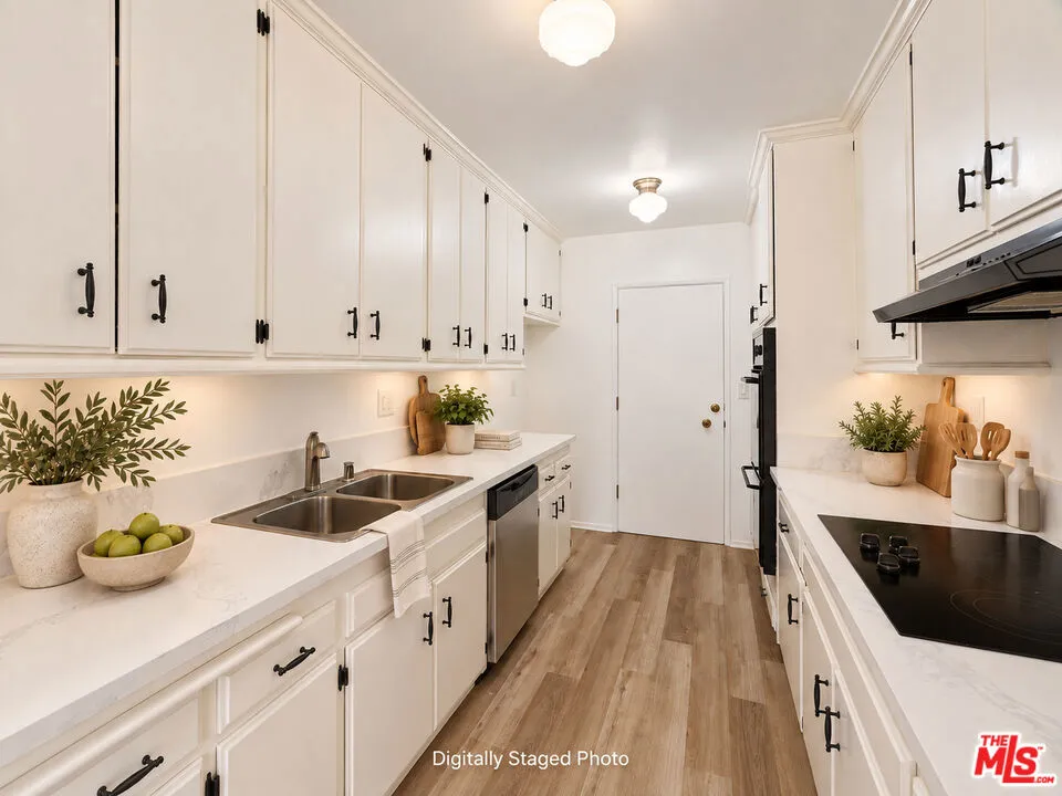 5625 Windsor Way #117 Culver City, CA 90230
