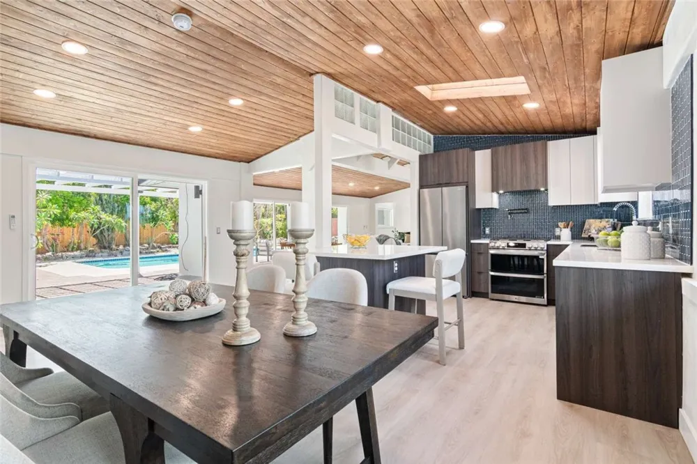 1065 E Sunny Dunes Road Palm Springs, CA 92264