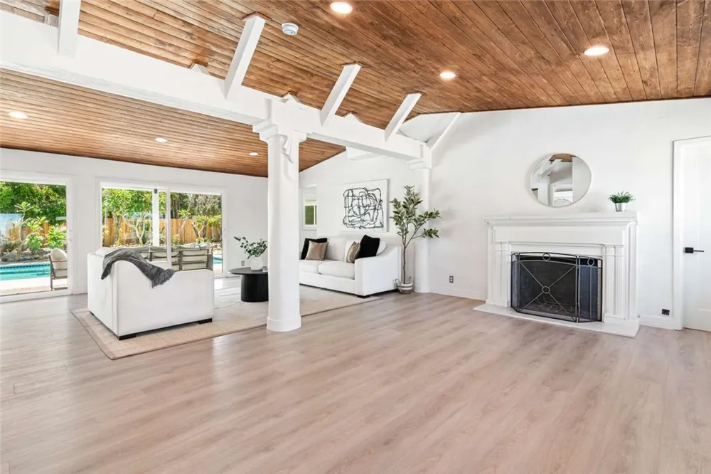1065 E Sunny Dunes Road Palm Springs, CA 92264