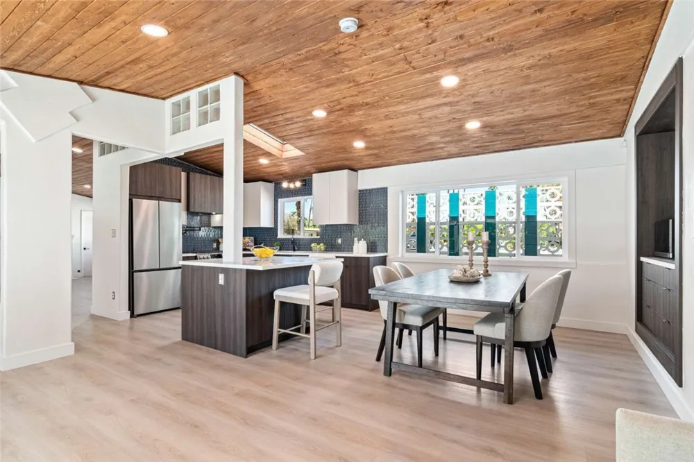 1065 E Sunny Dunes Road Palm Springs, CA 92264