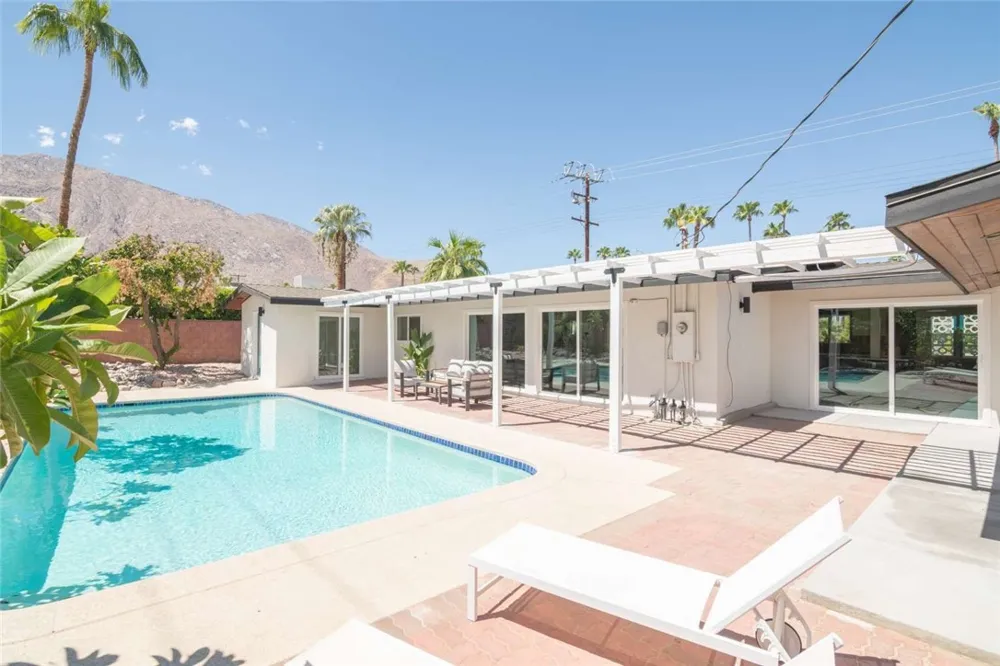 1065 E Sunny Dunes Road Palm Springs, CA 92264