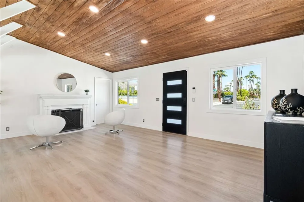 1065 E Sunny Dunes Road Palm Springs, CA 92264