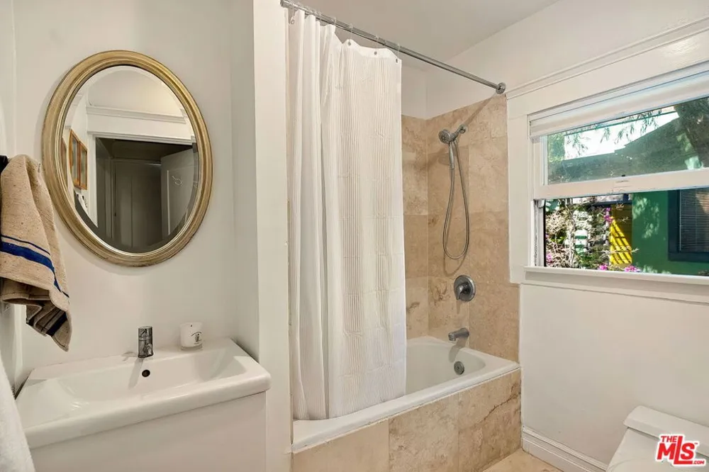 805 Crestmoore Place Venice, CA 90291