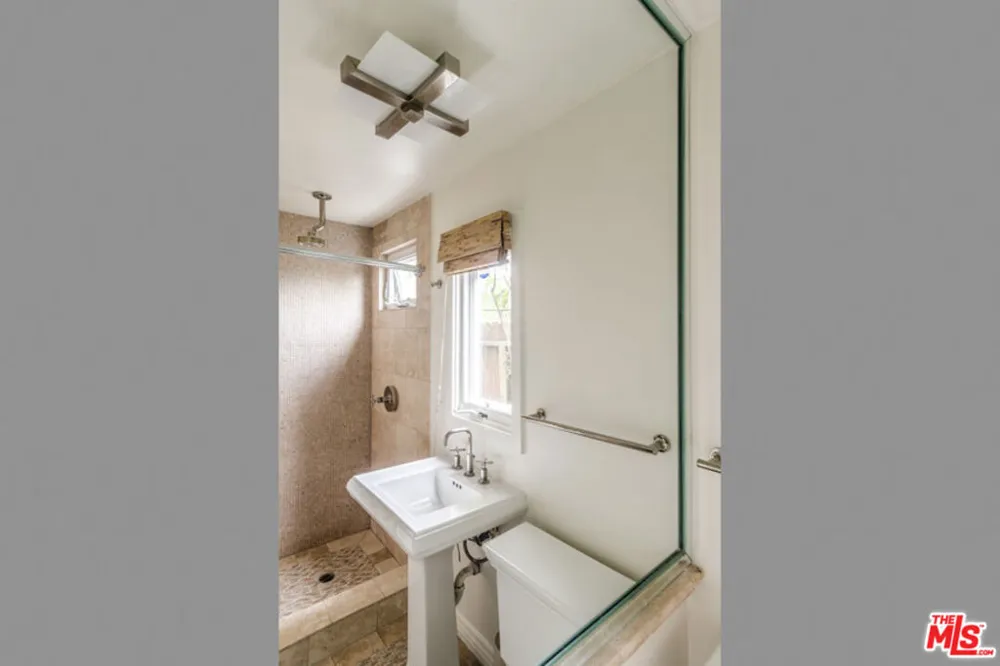 805 Crestmoore Place Venice, CA 90291