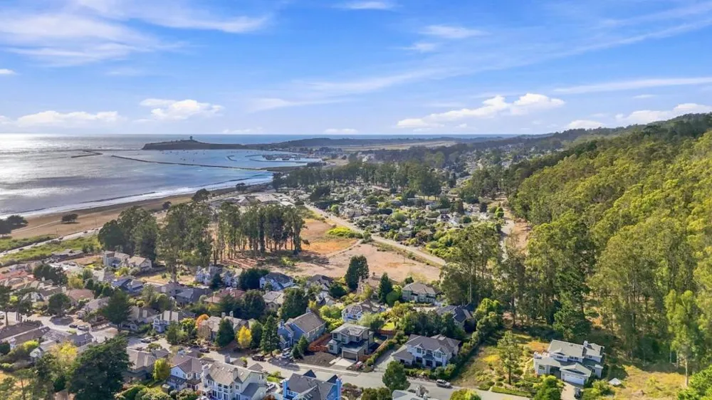 457 Coronado Avenue Half Moon Bay, CA 94019