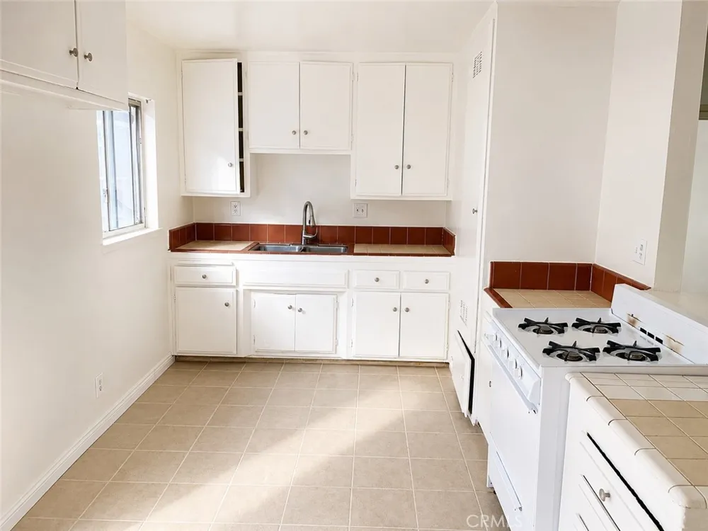 3411 W Orange #16 Anaheim, CA 92804