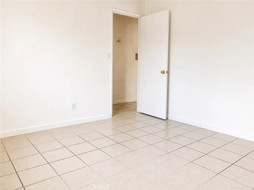 3411 W Orange #16 Anaheim, CA 92804