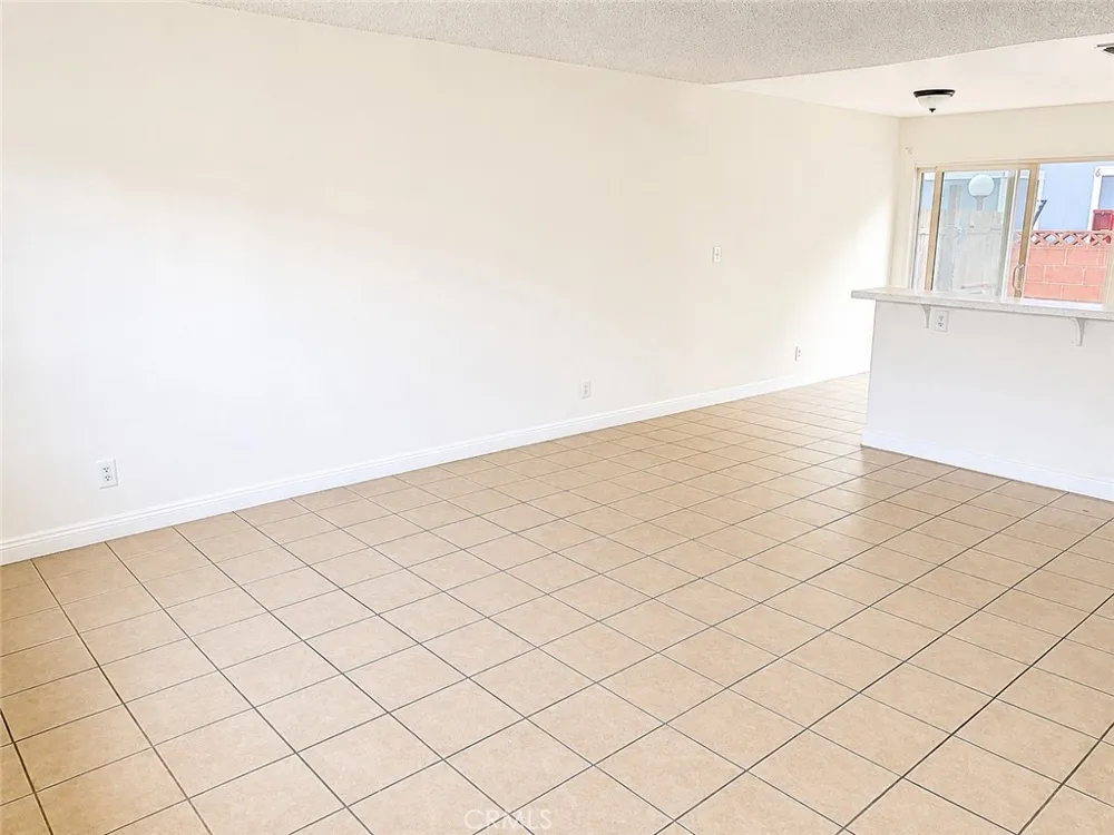 3411 W Orange #16 Anaheim, CA 92804
