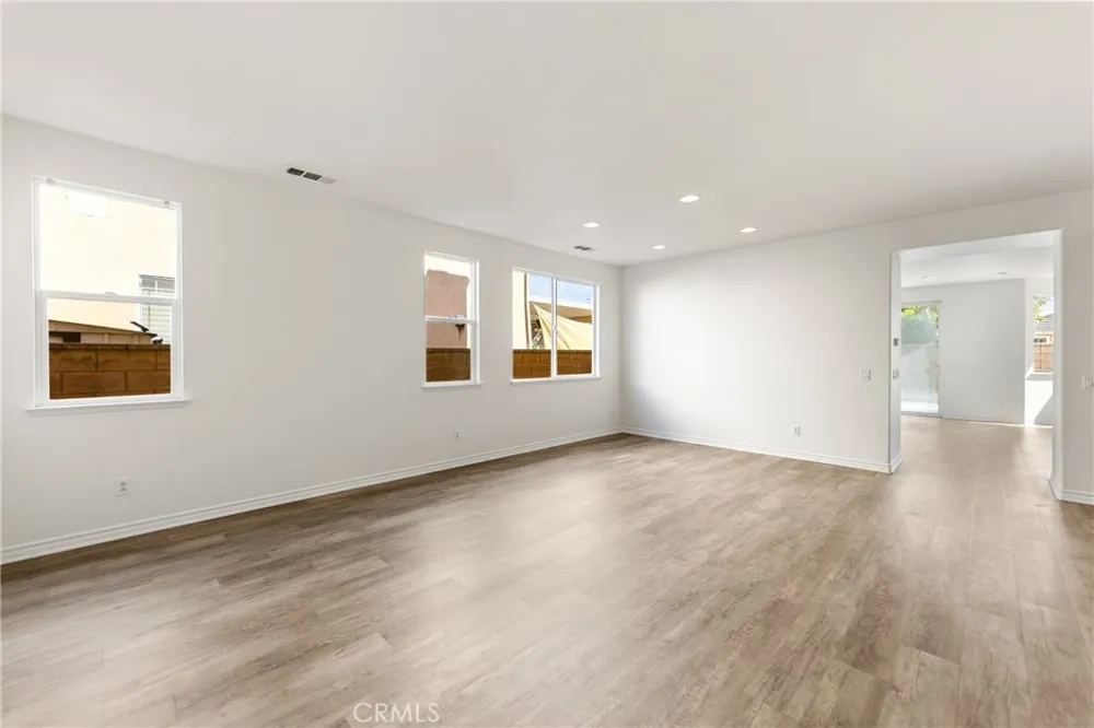 14351 Pointer Loop Eastvale, CA 92880