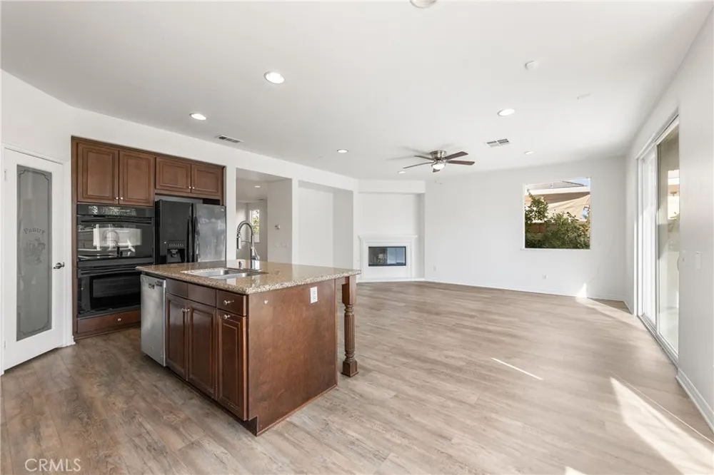 14351 Pointer Loop Eastvale, CA 92880
