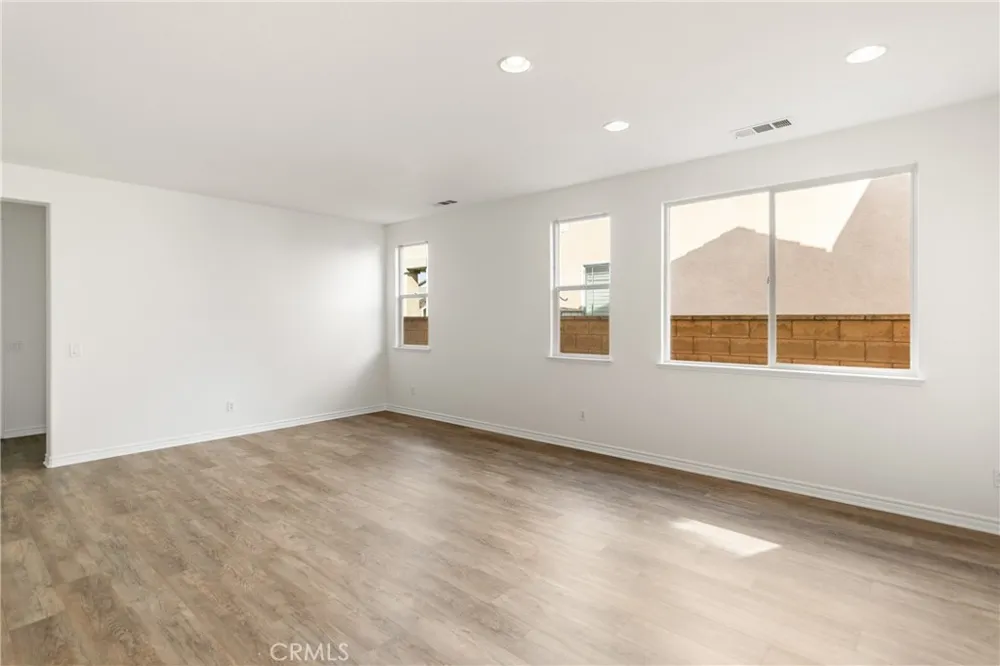 14351 Pointer Loop Eastvale, CA 92880